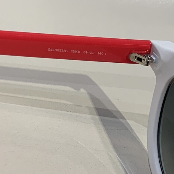 New Women’s Gucci Sunglasses - Picture 5 of 8